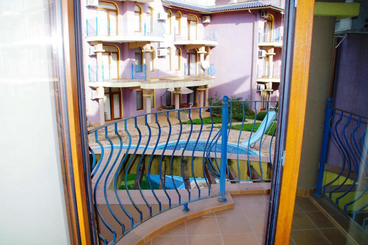 Azura Garden Apartments Tjernomorets Exteriör bild